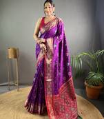 Women Purple Patola Silk Saree And Zari Weaving  Rich Pallu Saree With Blouse For Women
