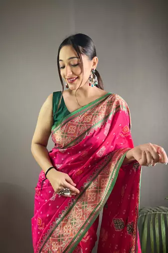 Women Pink Patola Silk Saree And Zari Weaving  Rich Pallu Saree With Blouse For Women