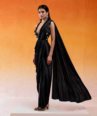 Black Embelllished & Embroidered Saree Set 3