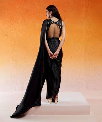 Black Embelllished & Embroidered Saree Set 5