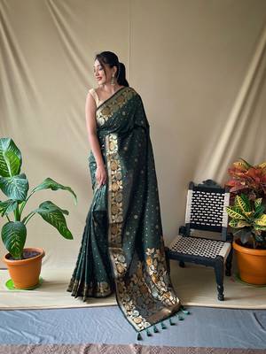 Women Green Soft Banarasi silk blend Saree Zari Weaving Rich Pallu Saree With Blouse For Women 1