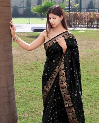 Women Black Banarasi Style Saree Zari Weaving Rich Pallu Saree With Blouse For Women 3