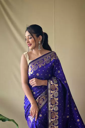 Women Violet Soft Banarasi silk blend Saree Zari Weaving Rich Pallu Saree With Blouse For Women