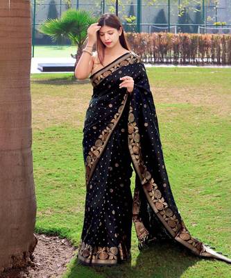 Women Black Soft Banarasi silk blend Saree Zari Weaving Rich Pallu Saree With Blouse For Women 1
