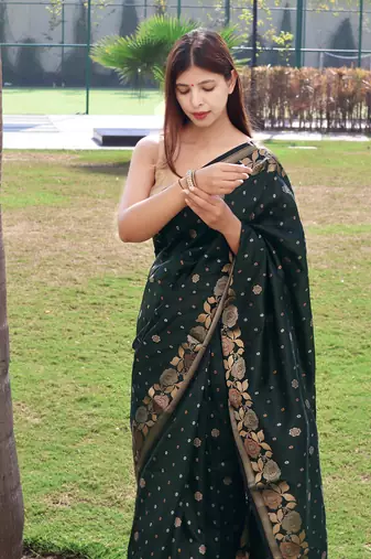 Women Dark Green Soft Banarasi silk blend Saree Zari Weaving Rich Pallu Saree With Blouse For Women