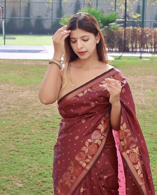 Women Dark Maroon Soft Banarasi silk blend Saree Zari Weaving Rich Pallu Saree With Blouse For Women 2