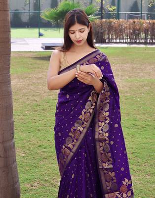 Women Dark Purple Soft Banarasi silk blend Saree Zari Weaving Rich Pallu Saree With Blouse For Women 2