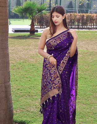 Women Dark Purple Soft Banarasi silk blend Saree Zari Weaving Rich Pallu Saree With Blouse For Women 3