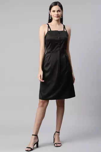 Women black collard neck casual dress