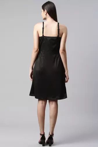 Women black collard neck casual dress
