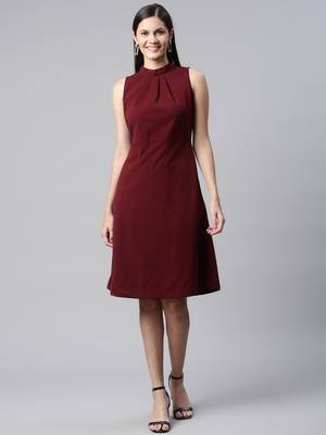Women maroon halter neck casual dress 2