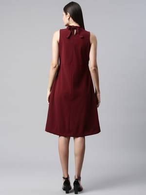 Women maroon halter neck casual dress 4
