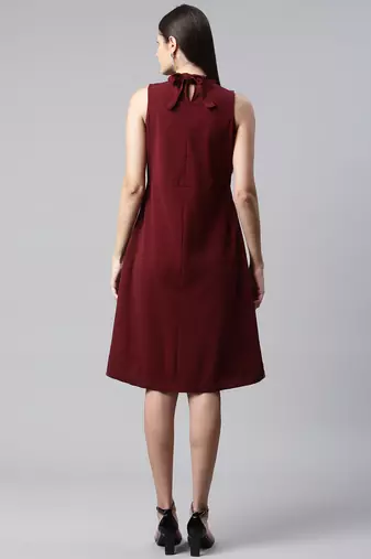 Women maroon halter neck casual dress