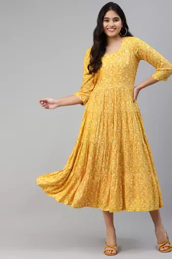 Round neck gathered dress