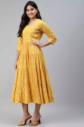 Round neck gathered dress