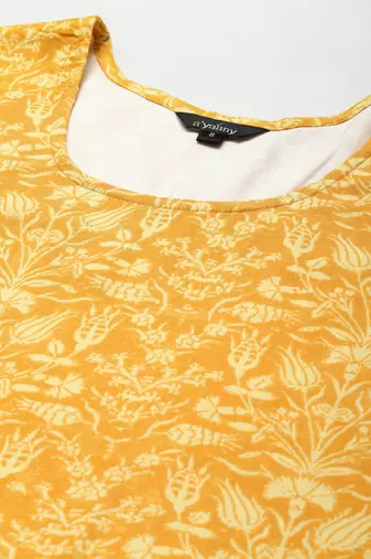 Round neck gathered dress