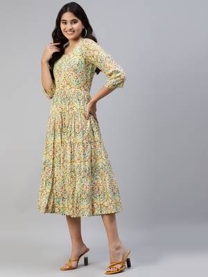 Round neck gathered dress 3