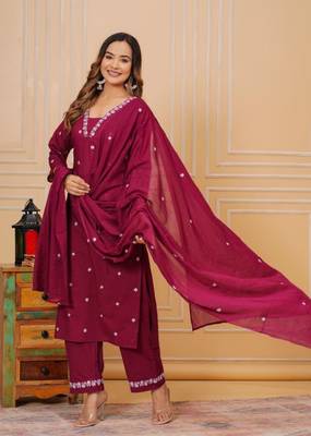Womens cotton maroon & white embroidery work kurta and pants with dupatta 1