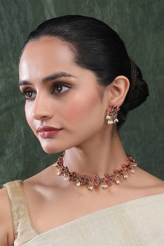 Ruby-green kemp studded lotus necklace se