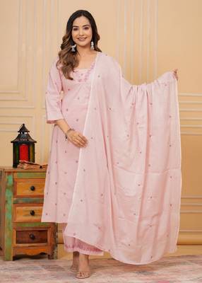 Womens cotton peach & white embroidery work kurta and pants with dupatta 4
