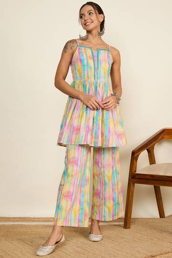Winered woman printed stripes strap co-ord set