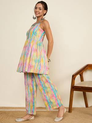 Winered woman printed stripes strap co-ord set 4