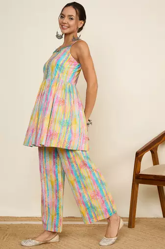 Winered woman printed stripes strap co-ord set