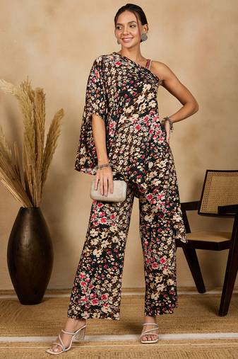 Winered woman black one-shoulder strap co-ord set