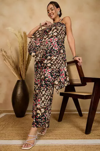 Winered woman black one-shoulder strap co-ord set