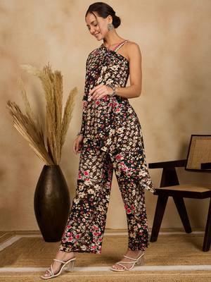Winered woman black one-shoulder strap co-ord set 4