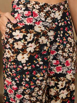 Winered woman black one-shoulder strap co-ord set 6