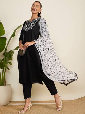 Winered woman black mirror embroidery kurta with  dupatta set 4
