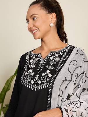 Winered woman black mirror embroidery kurta with  dupatta set 5