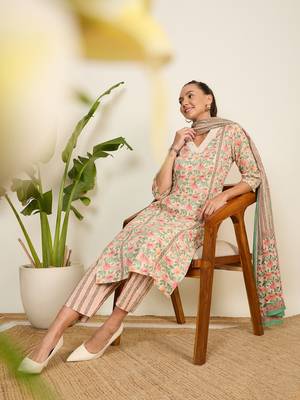 Winered women printed v- neck embroidered kurta, pant & dupatta set 3