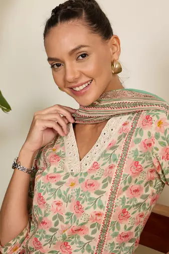 Winered women printed v- neck embroidered kurta, pant & dupatta set