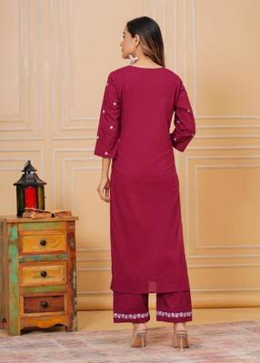Womens cotton maroon & white embroidery work kurta and pants with dupatta 2