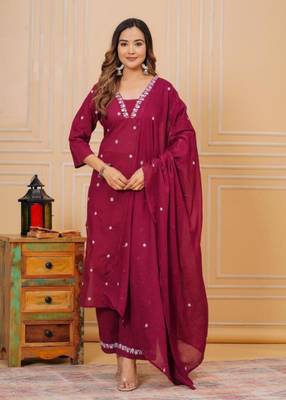Womens cotton maroon & white embroidery work kurta and pants with dupatta 3