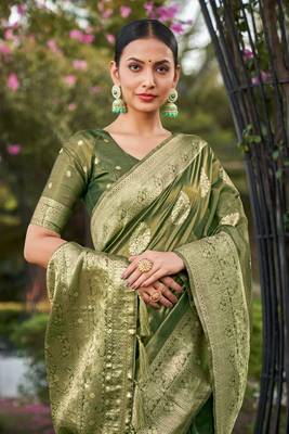 Green Simmer silk blend Weaving Rich Pallu zari Partywear Saree 3