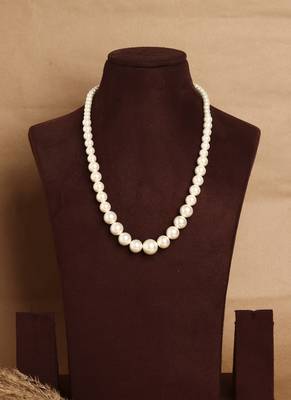 Pearl Necklace In White 5