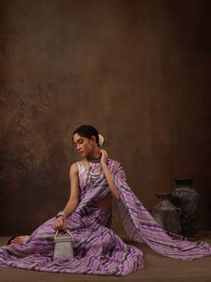 Lavender Abstract Digital Printed Cotton Blend Saree 3