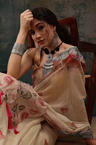 Beige Animal/Floral Digital Printed Cotton Blend Saree