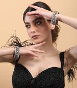 gold tone kundan bangle