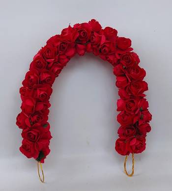 Red rose gajra 2