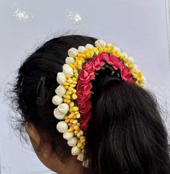 Red & yellow hair gajra 3