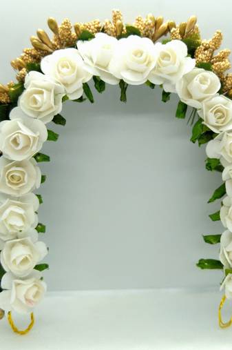 White & gold hair gajra
