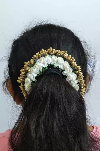 White & gold hair gajra