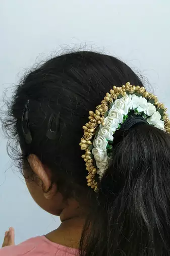 White & gold hair gajra