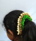 Green hair gajra
