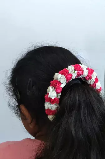 Pink & white rose gajra