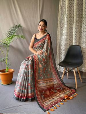 Green Cotton Blend Woven Kalamkari Style Work &  Rich Pallu Saree With Blouse 3
